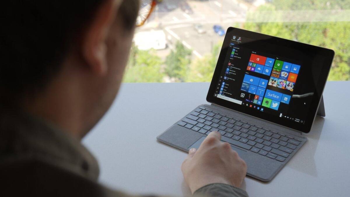 Microsoft Surface Go 2 может появиться через несколько недель 3 Экраны Oppo Find N6 с гнутым изображением кота