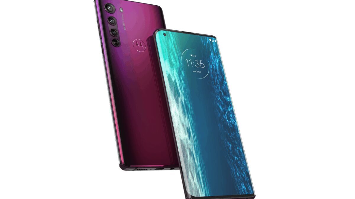 Смартфон Motorola Edge Plus с четырьмя камерами задний план