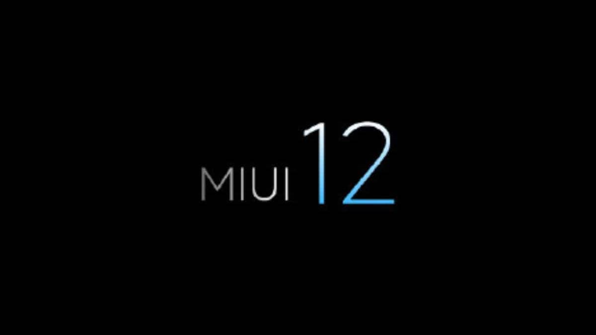 Логотип MIUI 12 на светлом фоне крупным планом