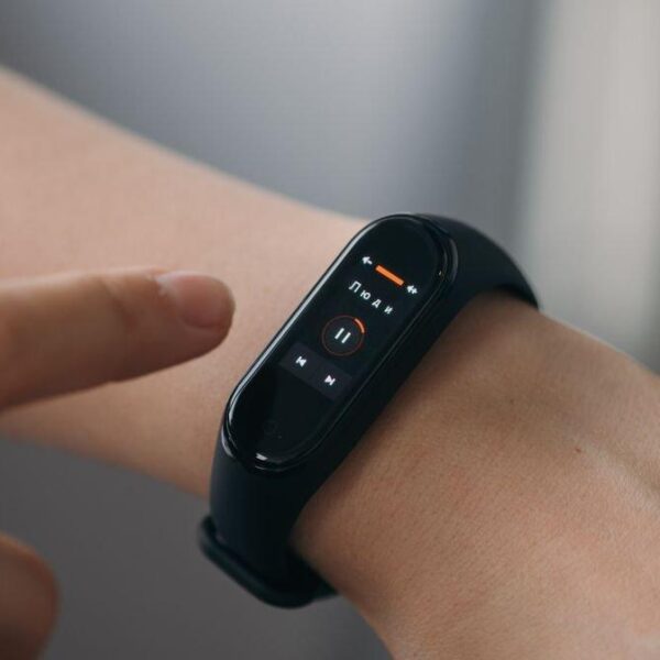 1528589229 xiaomimiband4 2.jpg.a0585f7b67dd55c914540417f672a076