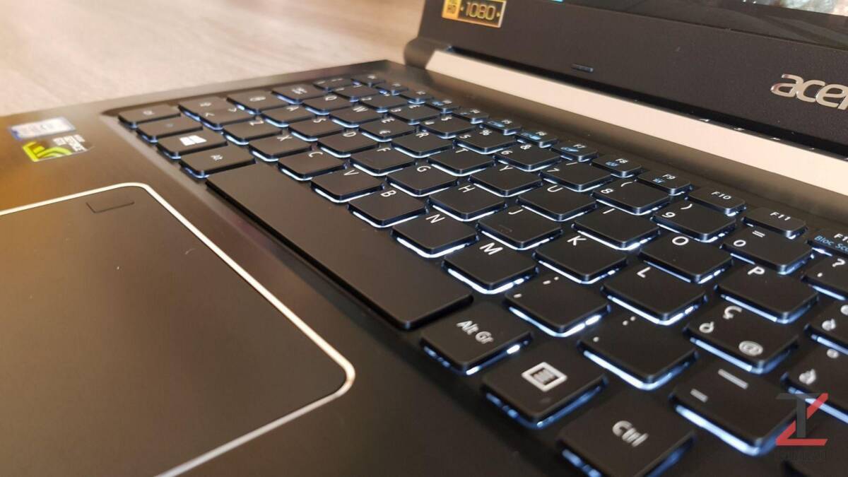 Клавиатура ноутбука Acer Aspire 7 с подсветкой