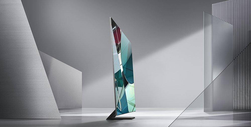 Современный телевизор Samsung 8K QLED в интерьере
