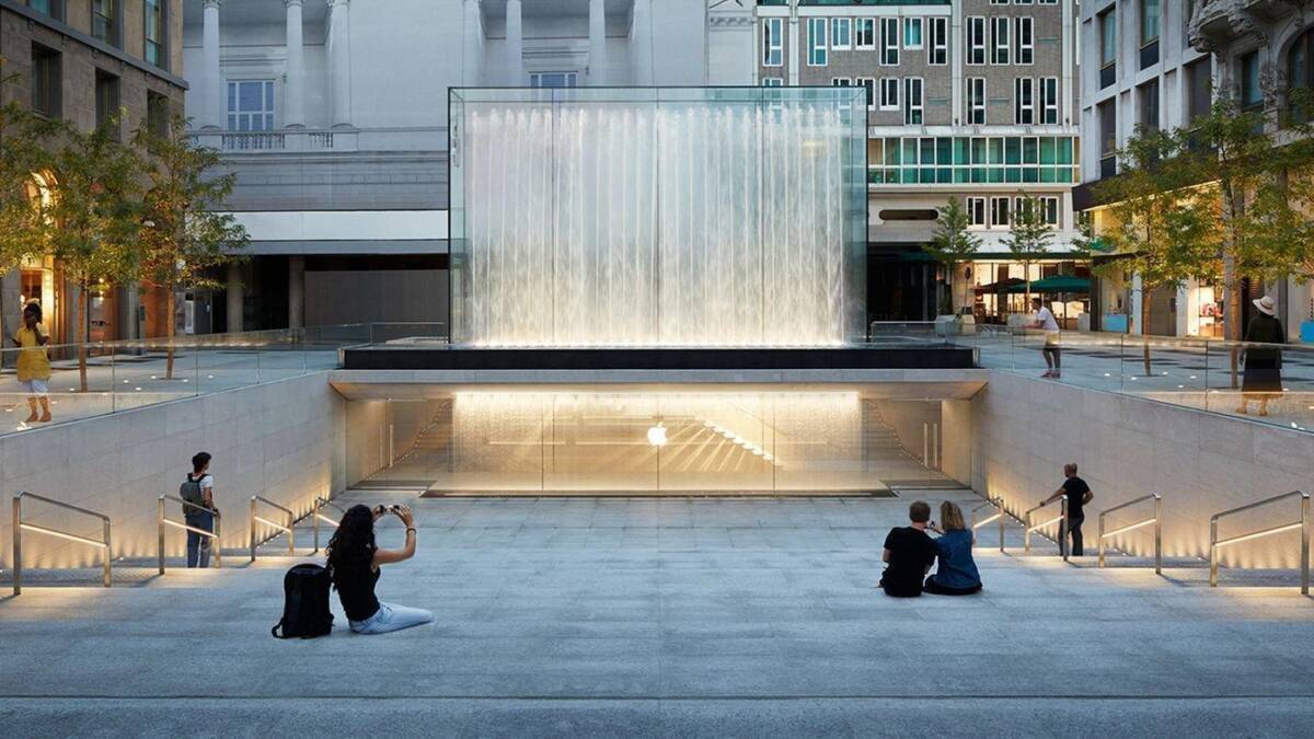 Apple Store в Милане