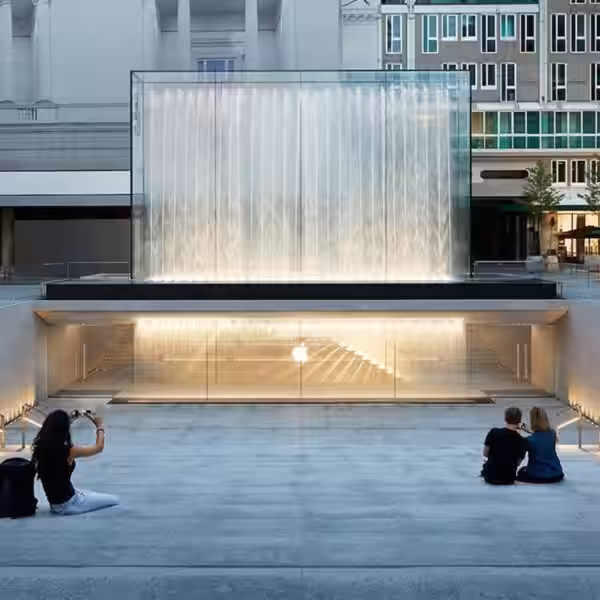 Apple Store в Милане