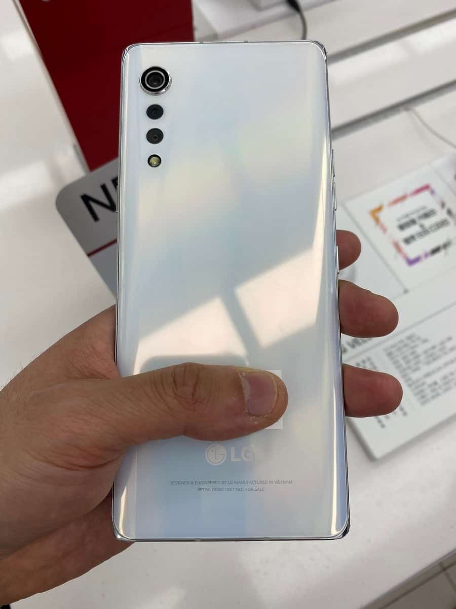 LG Velvet 444