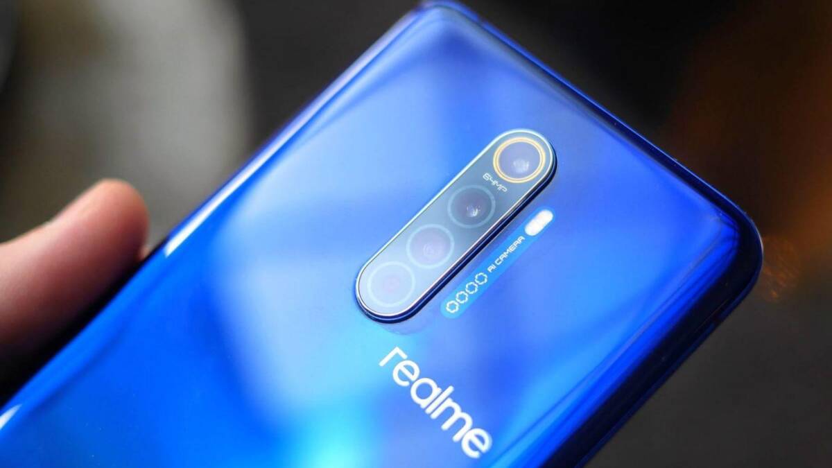 Realme X3 SuperZoom будет поставляться с 4200 мАч аккумулятором и быстрой зарядкой 5 Задняя часть нового ноутбука MacBook Pro 13 дюймов с тремя камерами