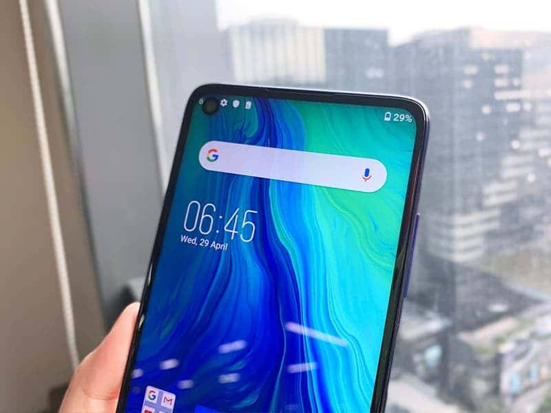 Смартфон Realme X2 Pro с ярким дисплеем и вырезом для камеры