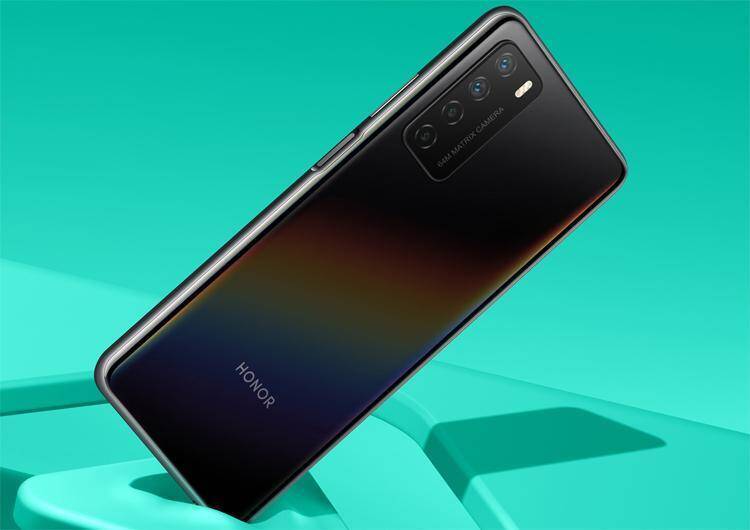 Honor показала смартфон Honor Play 4 во всех расцветках 7 Задняя панель смартфона Honor Play 4 черного цвета