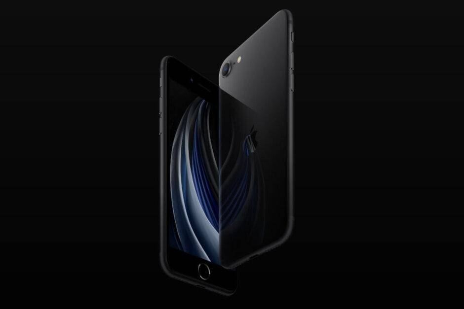 iPhone SE 2020 стал успешным для Apple 3 Черный iPhone SE 2020 с экраном и задней панелью