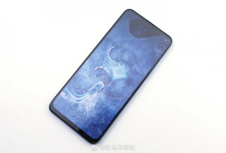 Vivo iQOO Z1 5G засветился в бенчмарке GeekBench за день до анонса 5 Современный смартфон Vivo iQOO Z1 5G с экраном