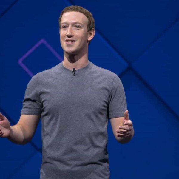 mark zuckerberg wants facebook to be treated differently from media organizations