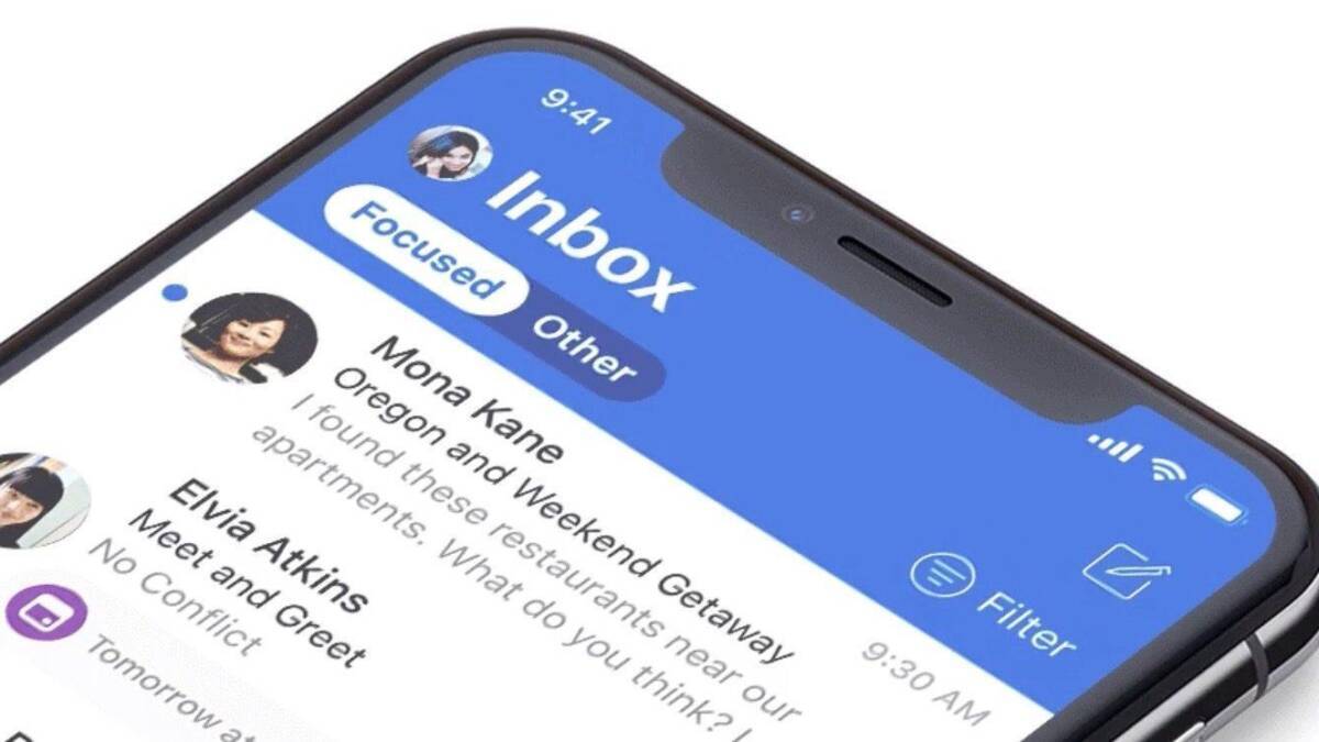 Экран iPhone с приложением Почта и интерфейсом входящих сообщений