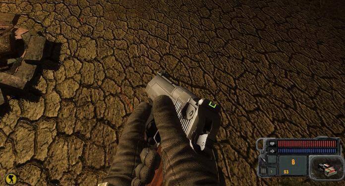 Гайд по S.T.A.L.K.E.R. Gunslinger Beta. Главные отличия и фишки 13 Вид сверху на руку с пистолетом и дисплей в игре