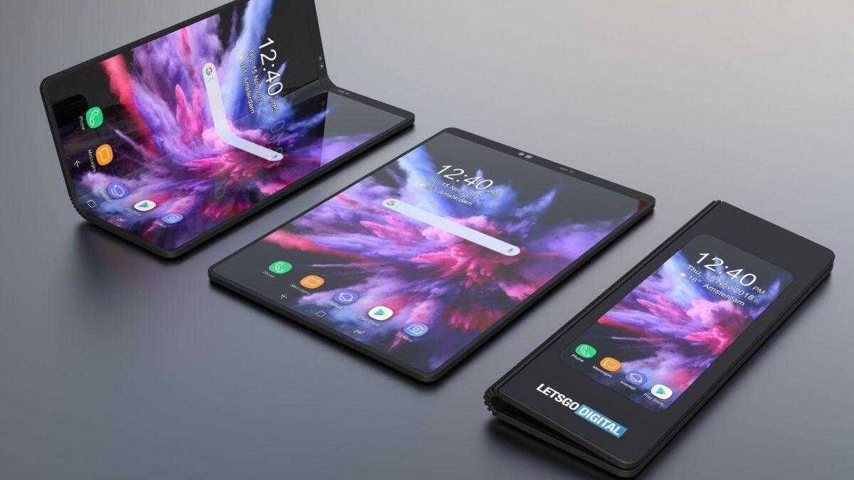 Три сгибающихся смартфона Samsung Galaxy Z Flip с дисплеями