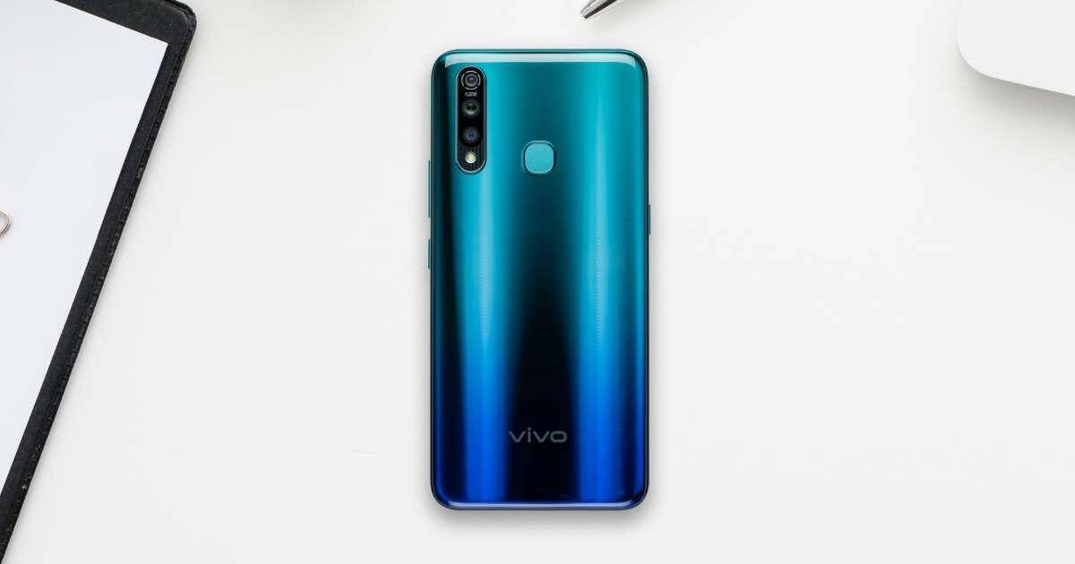 Задняя панель Vivo X50 Lite с градиентным дизайном и тройной камерой