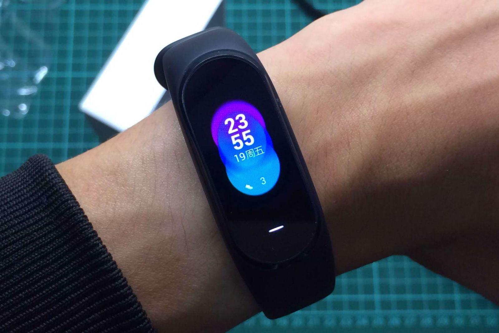 Официально. Xiaomi Mi Band 5 покажут 11 июня 5 xiaomi mi band 4 5 3
