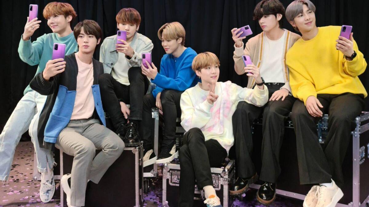 Samsung представляет Galaxy S20+ и Galaxy Buds+ BTS Edition