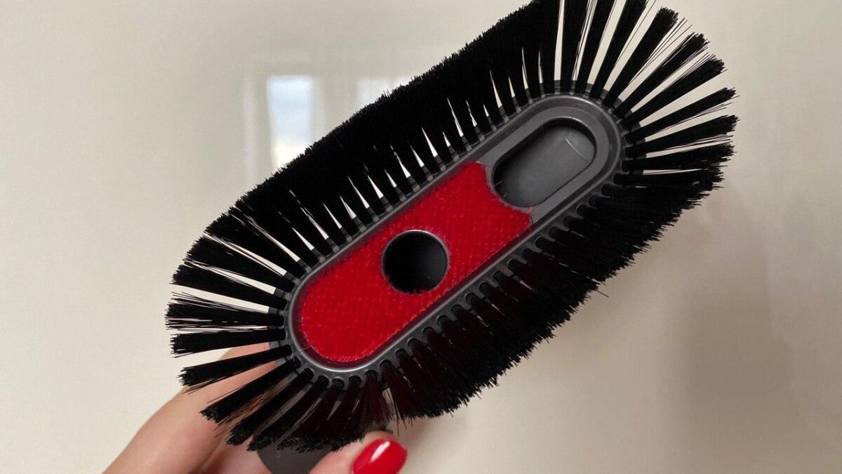 Вид снизу насадки для пылесоса Dyson V11 Absolute