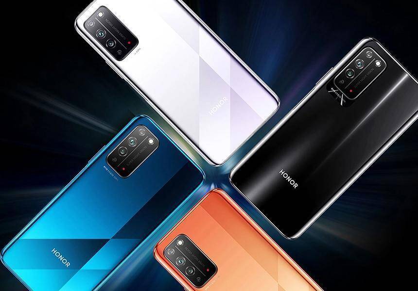 Honor X10 получит Max и Pro версию 5 Четыре смартфона Honor сзади с тремя камерами на черных синих и оранжевом корпусах
