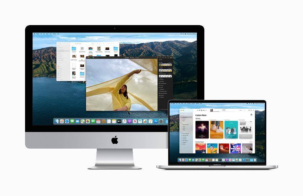 Настольный и портативный Mac с открытыми окнами macOS Big Sur