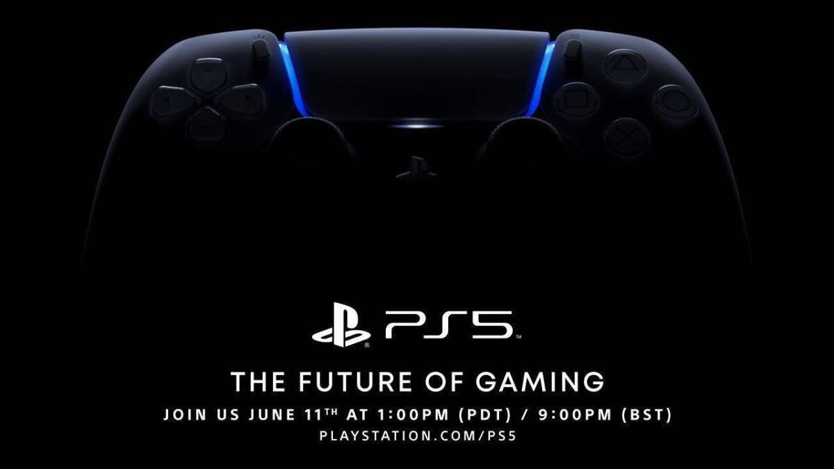 Черная консоль PlayStation 5 с подсветкой синего цвета сверху
