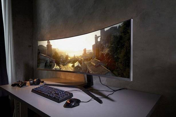 Гибкий изогнутый игровой монитор с тонкой рамкой