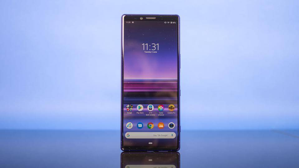 Смартфон Sony Xperia 1 II вертикальный портретный снимок интерфейса