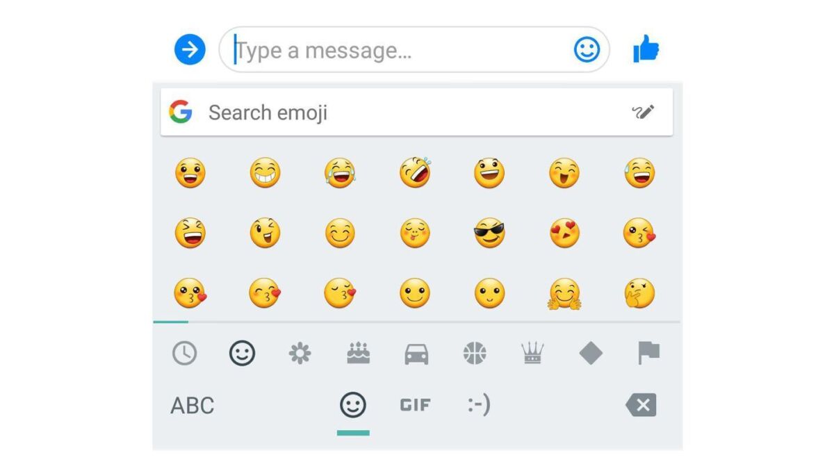 Экран клавиатуры GBoard с подборкой эмодзи и строкой быстрого доступа