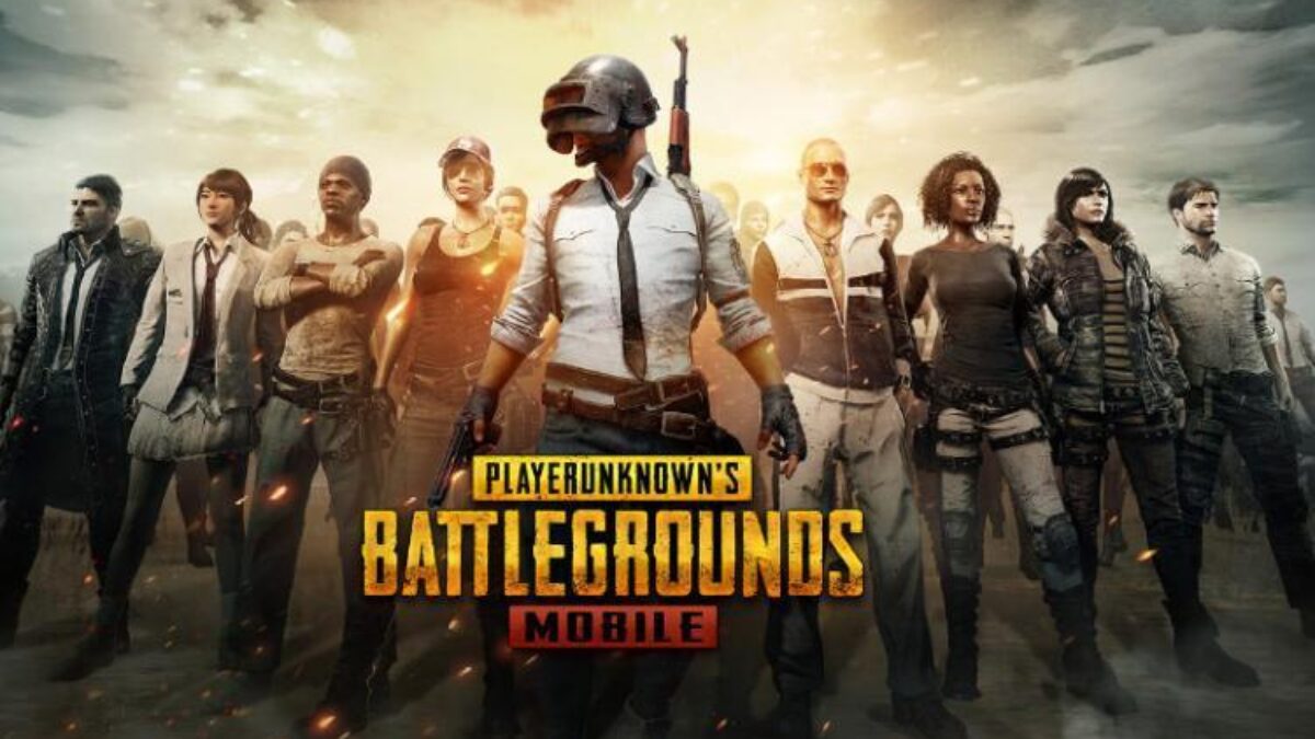 Обложка игры PUBG Mobile с группой персонажей на фоне заката