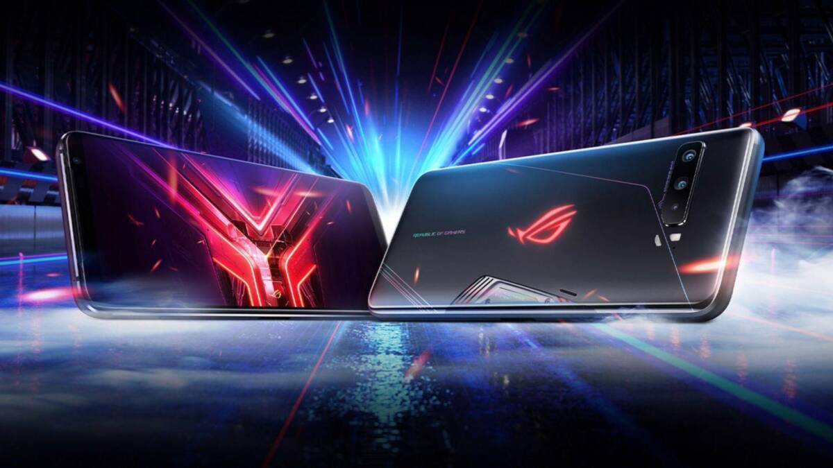 Игровой смартфон Asus ROG Phone 3 с светящимся логотипом и дисплеем