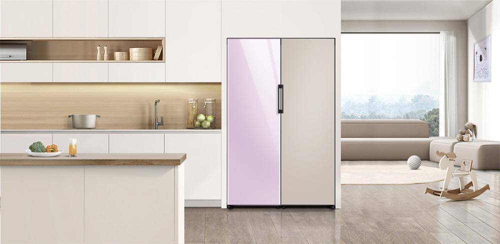 Современный модульный холодильник Samsung BESPOKE в интерьере кухни