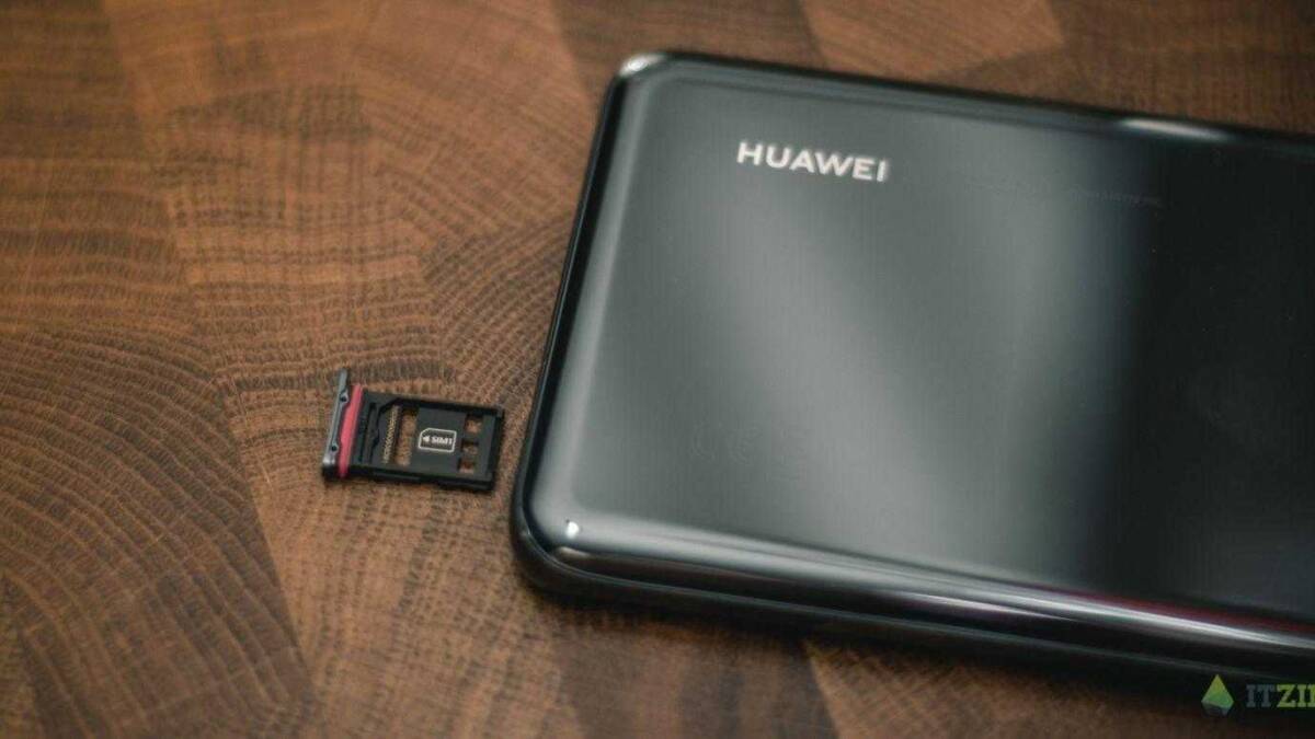 Флагманский камерофон. Обзор Huawei P40 Pro 28 Задняя часть Huawei P40 Pro и слот для SIM-карты