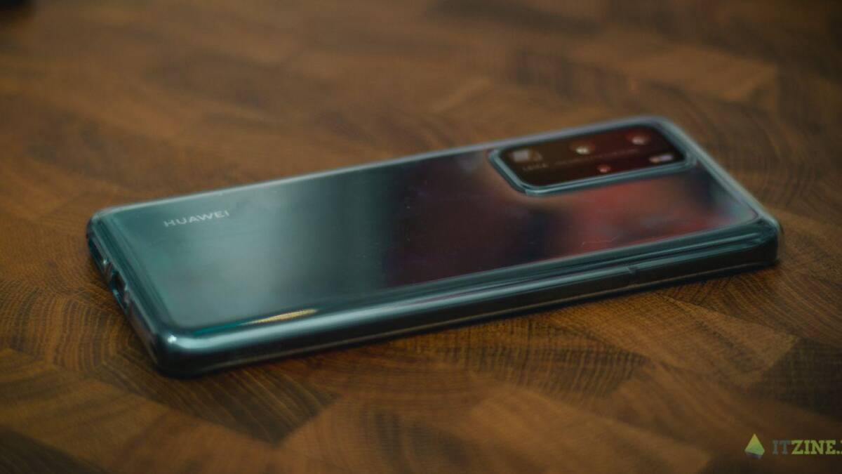 Флагманский камерофон. Обзор Huawei P40 Pro 31 Задняя панель Huawei P40 Pro с камерой и логотипом