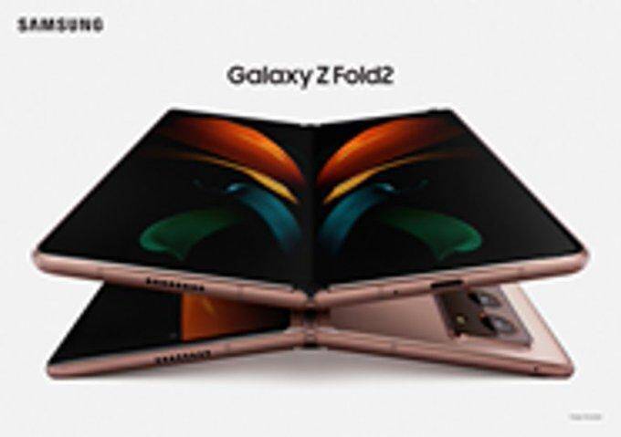 Складной смартфон Samsung Galaxy Z Fold 2 в открытом положении с дисплеями на переднем и заднем плане