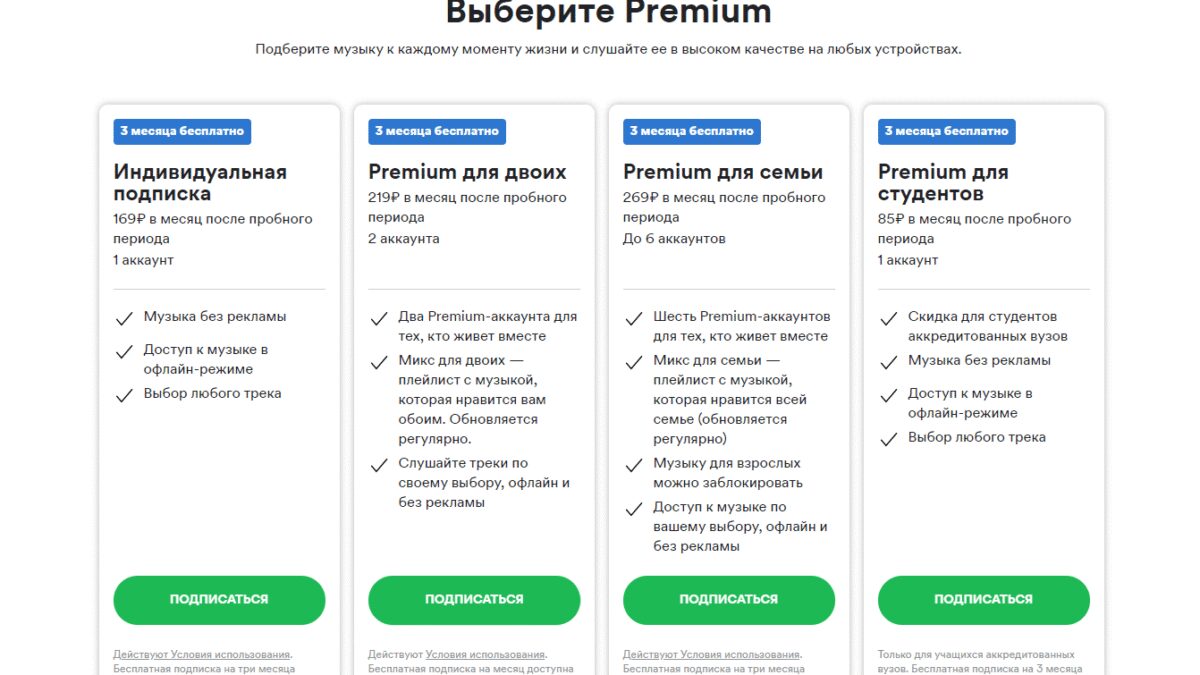Женщина с темными волосами и очками держит телефон Nokia N-Gage