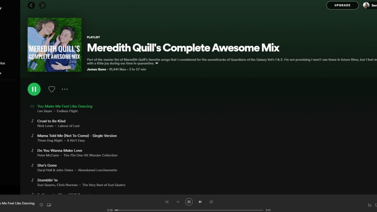 Spotify только что запустился в России. Добро пожаловать 7 Твит Арэвина Срینیва с текстом о смене фразы на Hey Perplexity
