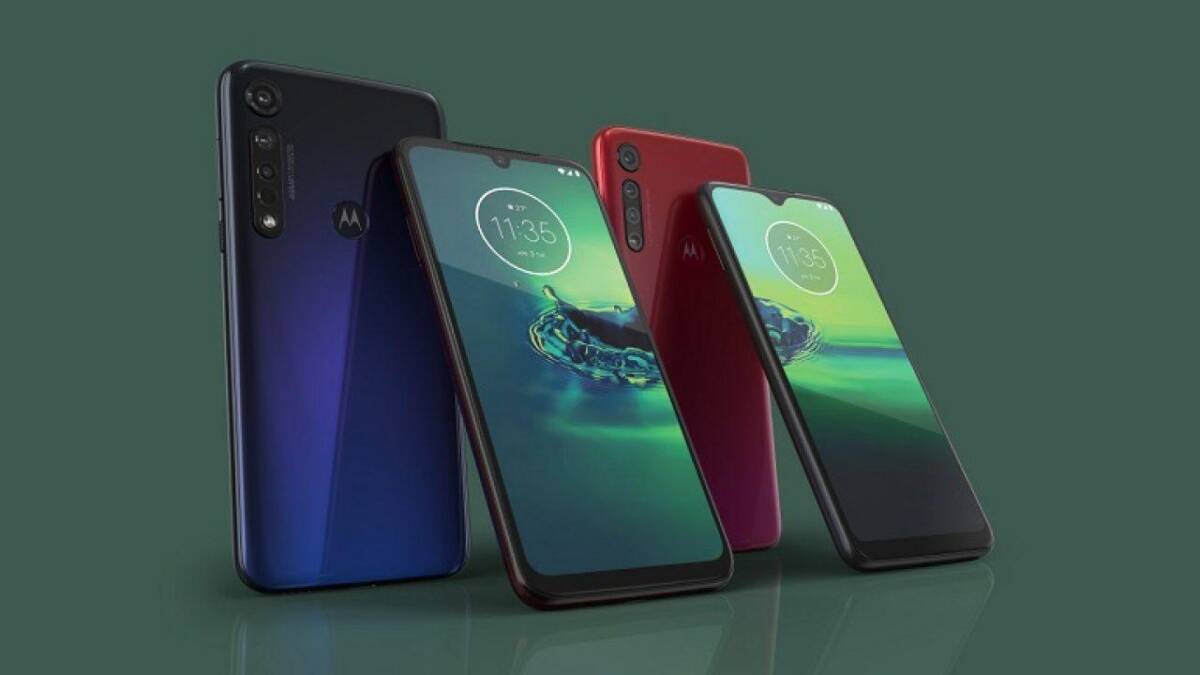 Смартфоны Motorola Moto G9 Plus с чехлами и экранами