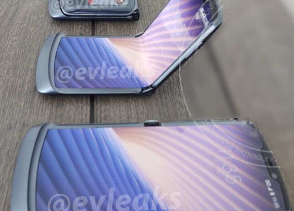 Раскладной смартфон Motorola RAZR с двумя дисплеями