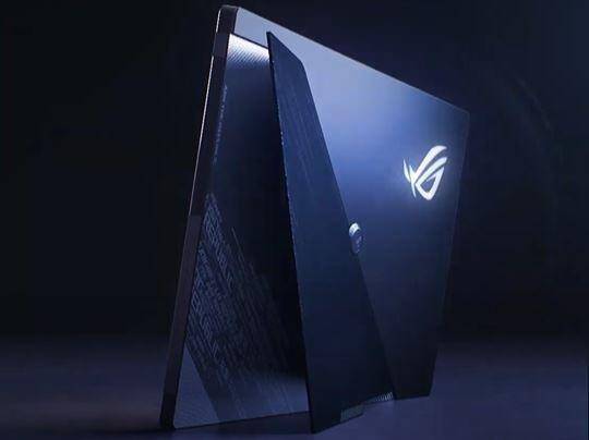Портативный игровой монитор Asus с подсветкой логотипа