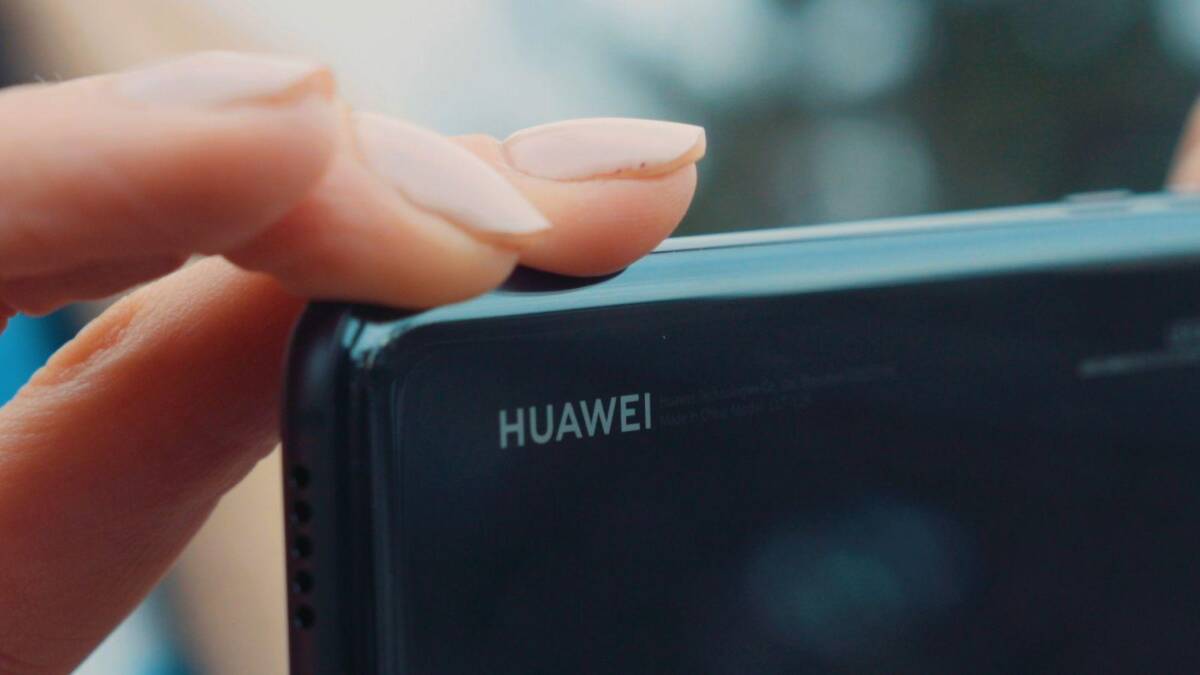 Небольшой обзор задней части смартфона Huawei Enjoy 20