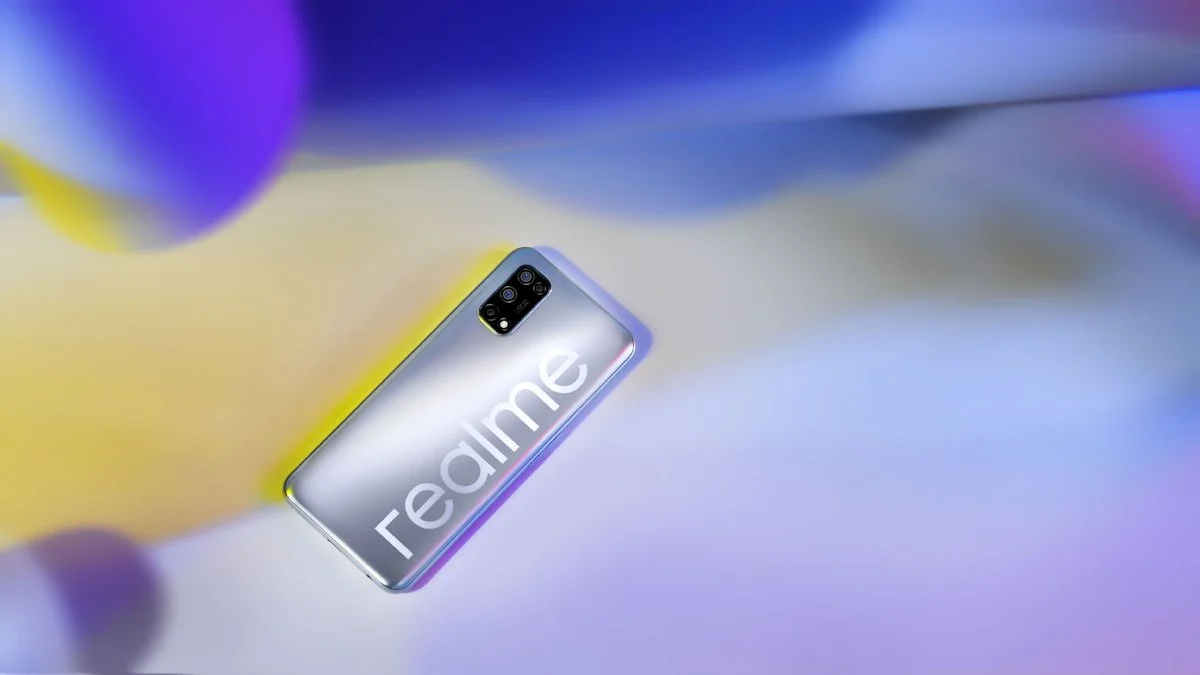 realme v5 poster 2