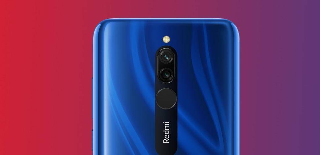 Redmi 8 получает обновление Android 10 3 Задняя часть смартфона Redmi с двумя камерами и сканером отпечатков пальцев