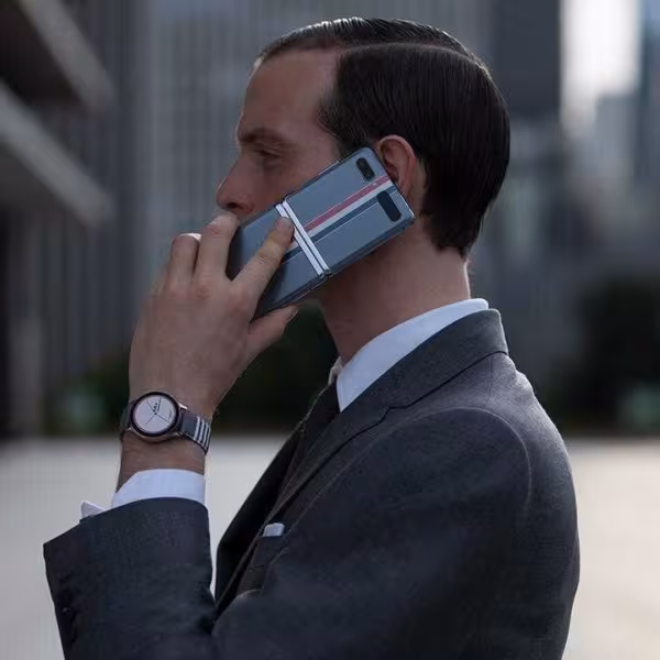 samsung galaxy z flip thom browne edition feature