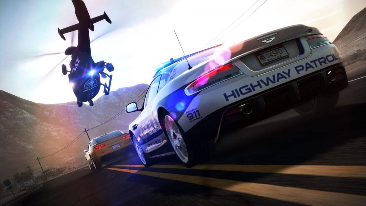 Electronic Arts может выпустить ремастеред игры Need for Speed: Hot Pursuit 3 Два полицейских автомобиля и вертолет на гонке нужных скоростях