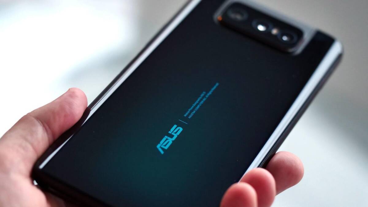 Смартфон Asus ZenFone 7 Pro со съемной задней панелью