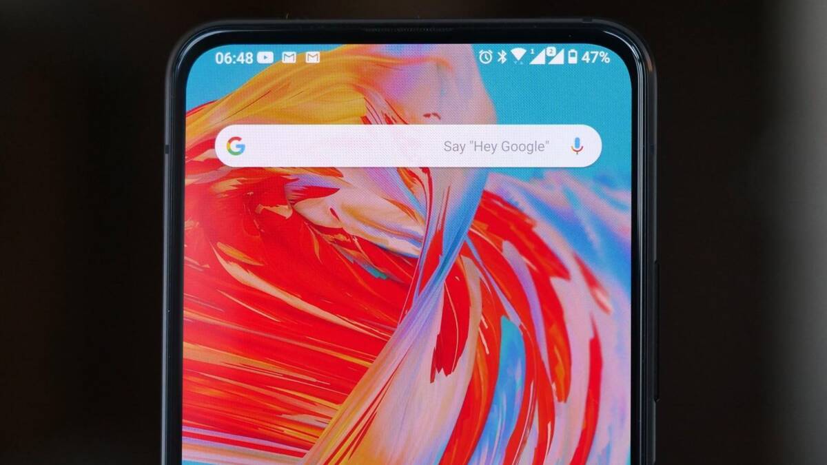 Смартфон Asus ZenFone 7 с эффектом флип-камеры на экране