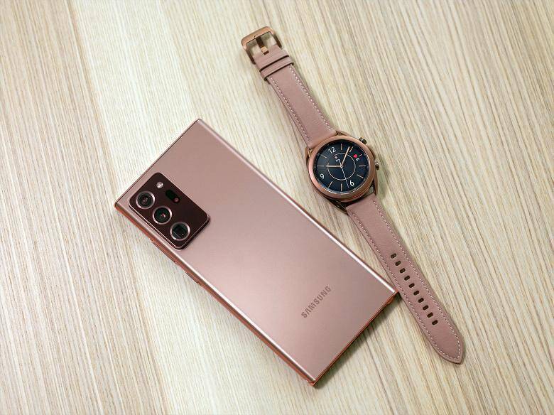 Розовый Samsung Galaxy Note 20 Ultra и умные часы Galaxy Watch 3