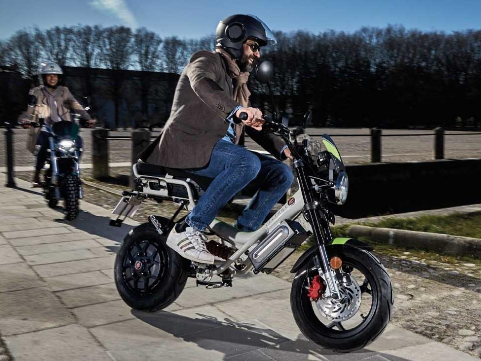 Компания Garelli выпустила электрический ретро-мопед 5 garelli ciclone e4 electrique main 030820 960 720