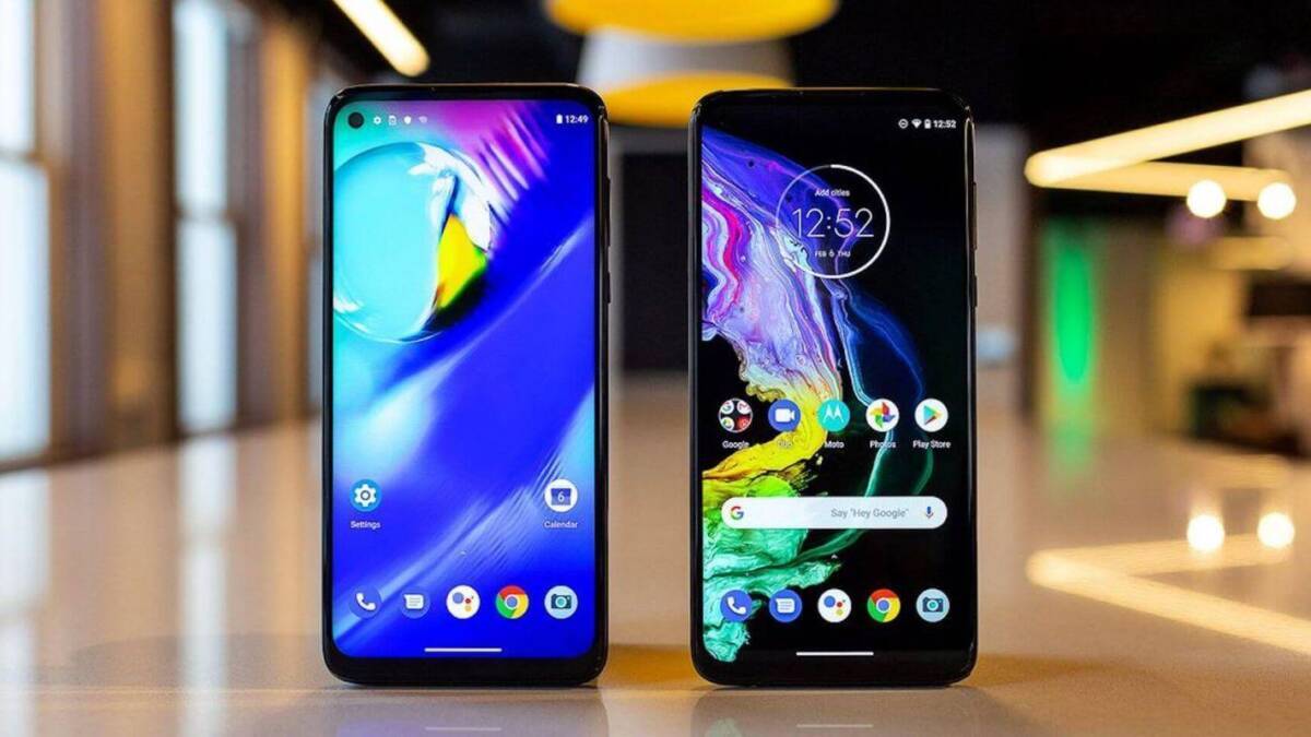 Экран смартфона Moto G9 Plus и Moto E7 Plus с интерфейсом