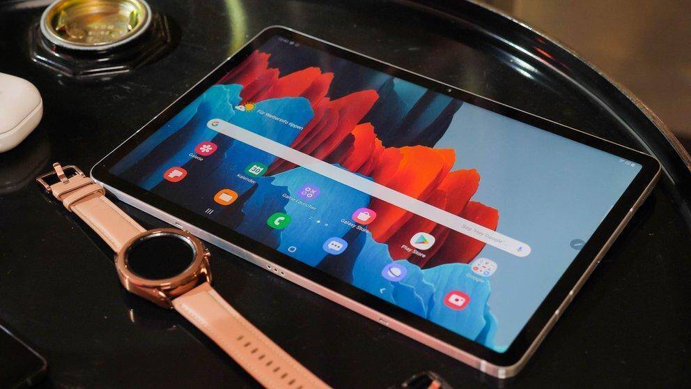 Samsung представил планшет Galaxy Tab S7 5 Планшет Samsung Galaxy Tab S7 с интерфейсом и стилусом